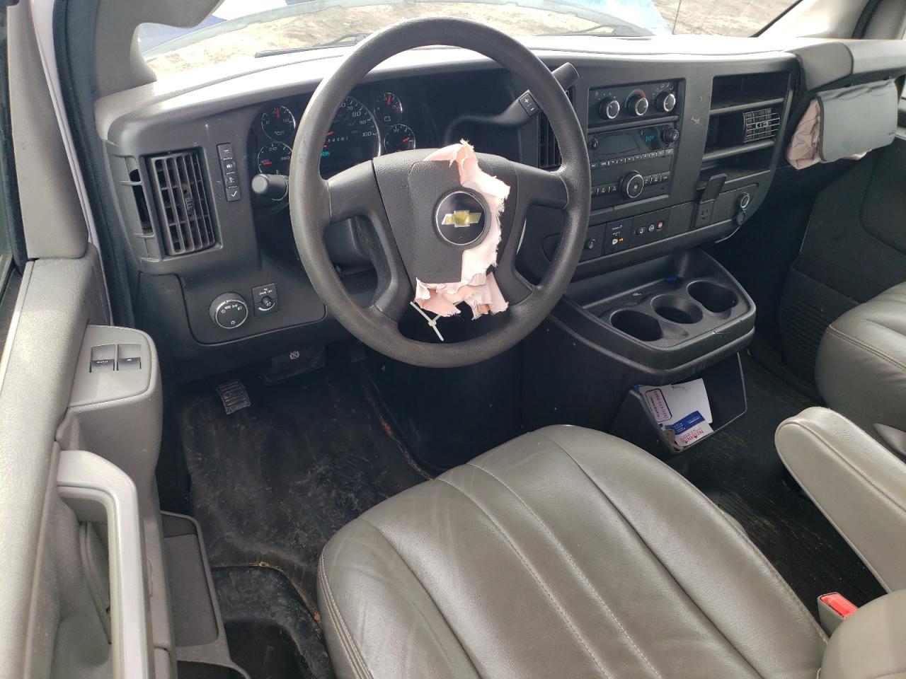 2018 Chevrolet Express - Image 8