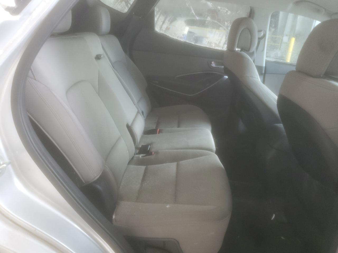 2013 Hyundai Santa Fe - Image 11