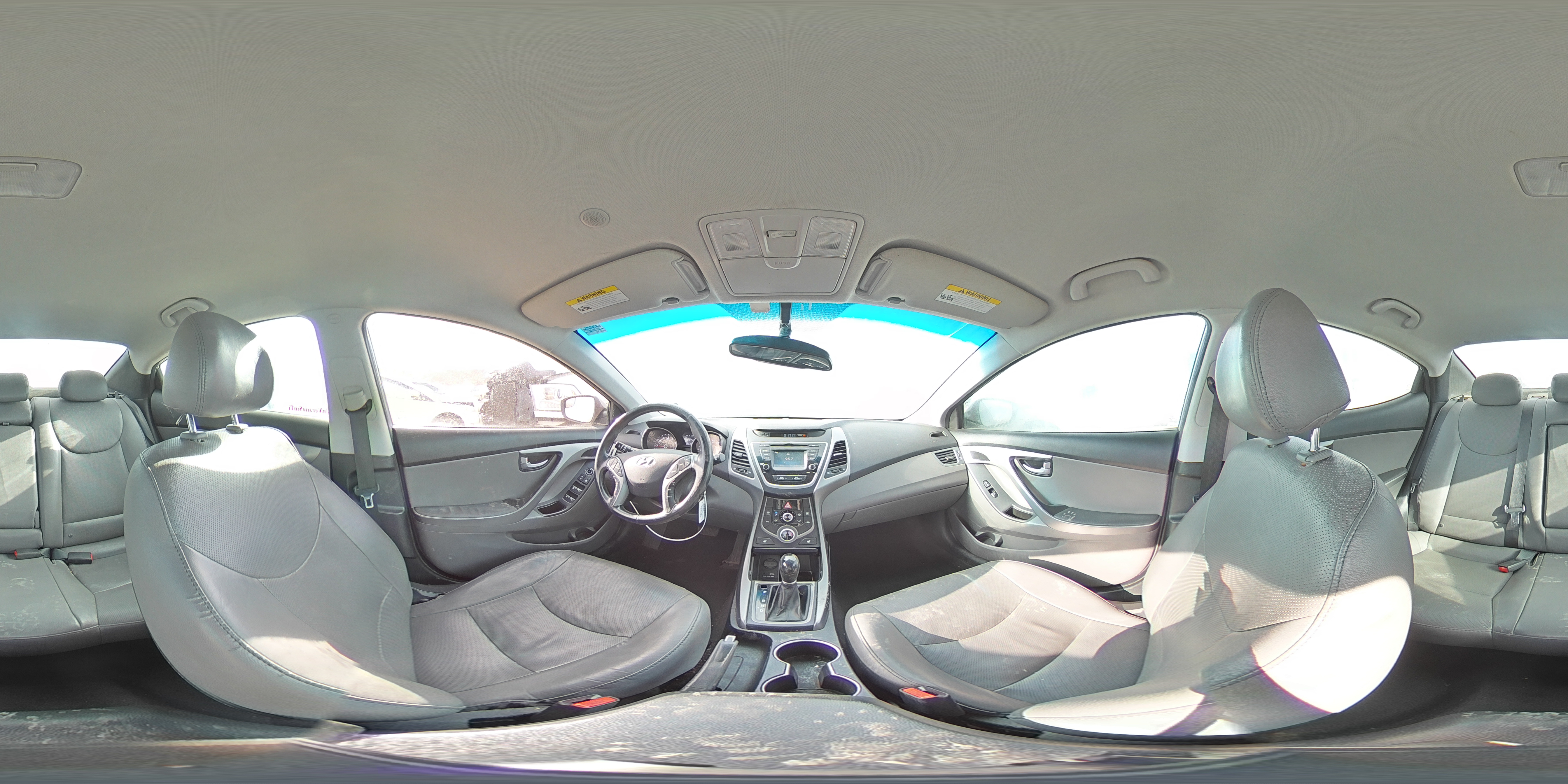2015 Hyundai Elantra - Image 14