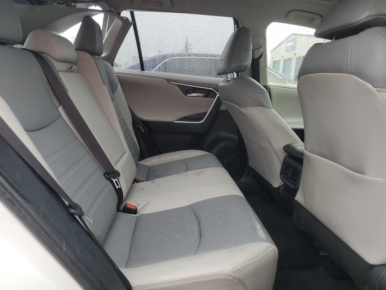 2019 Toyota RAV 4 - Image 11