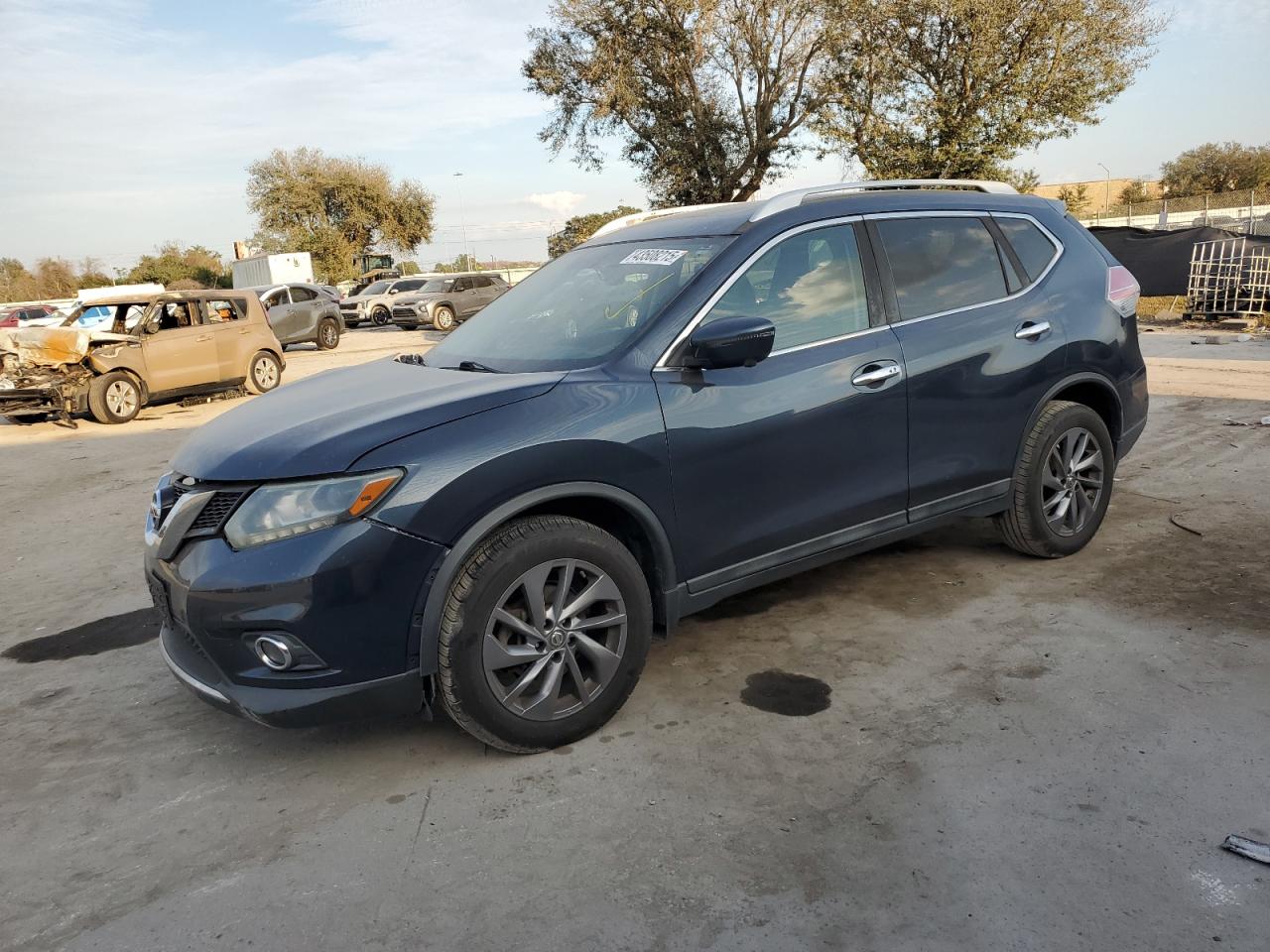 2016 Nissan Rogue - Image 1