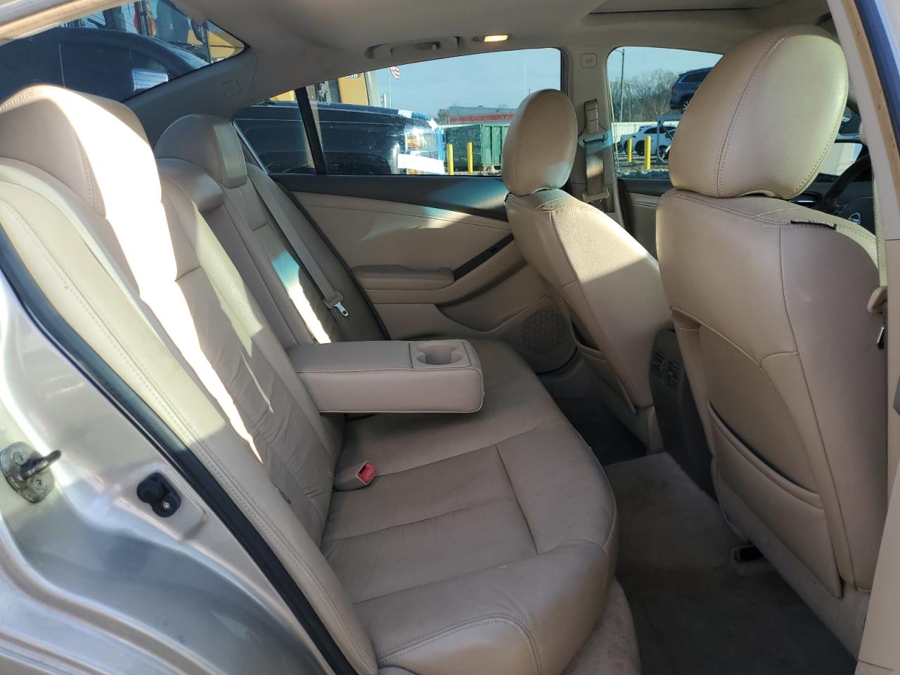 2010 Nissan Altima - Image 10