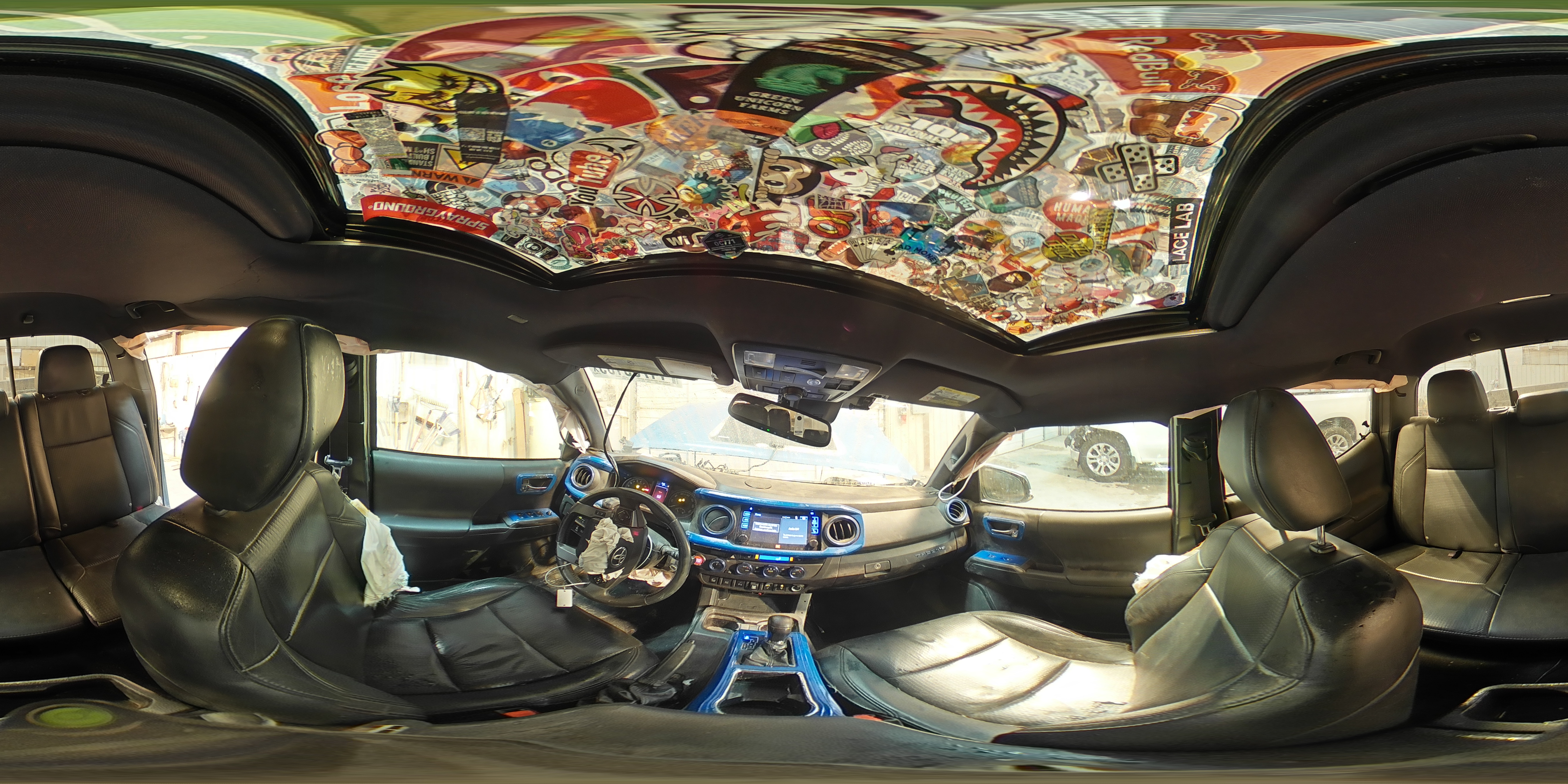 2019 Toyota Tacoma - Image 13