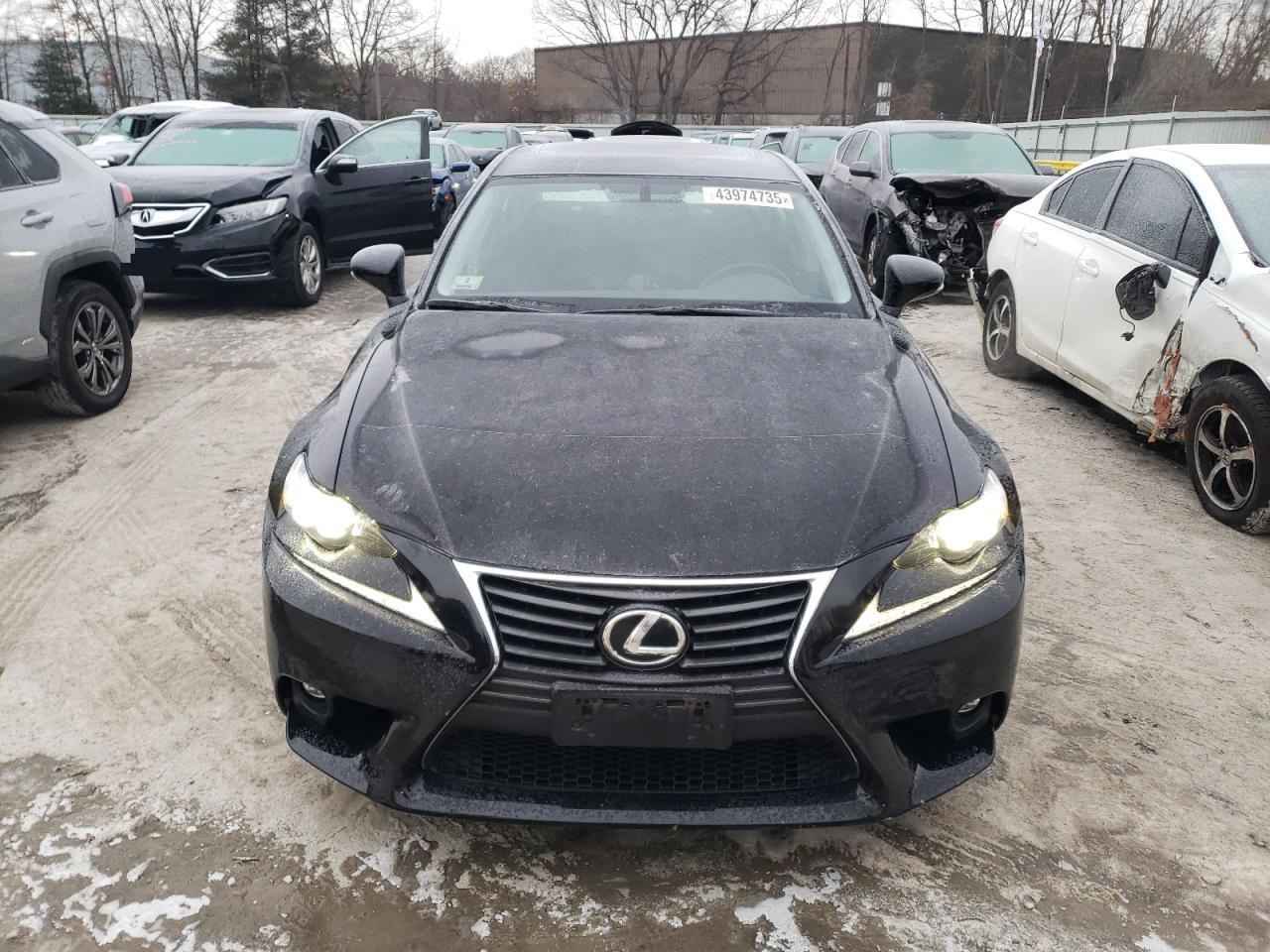 2015 Lexus IS - Image 5