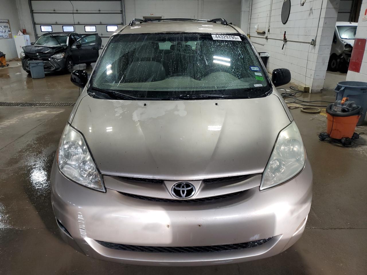 2006 Toyota Sienna - Image 5