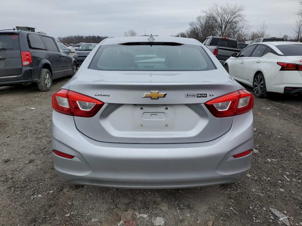 2017 Chevrolet Cruze - Image 6