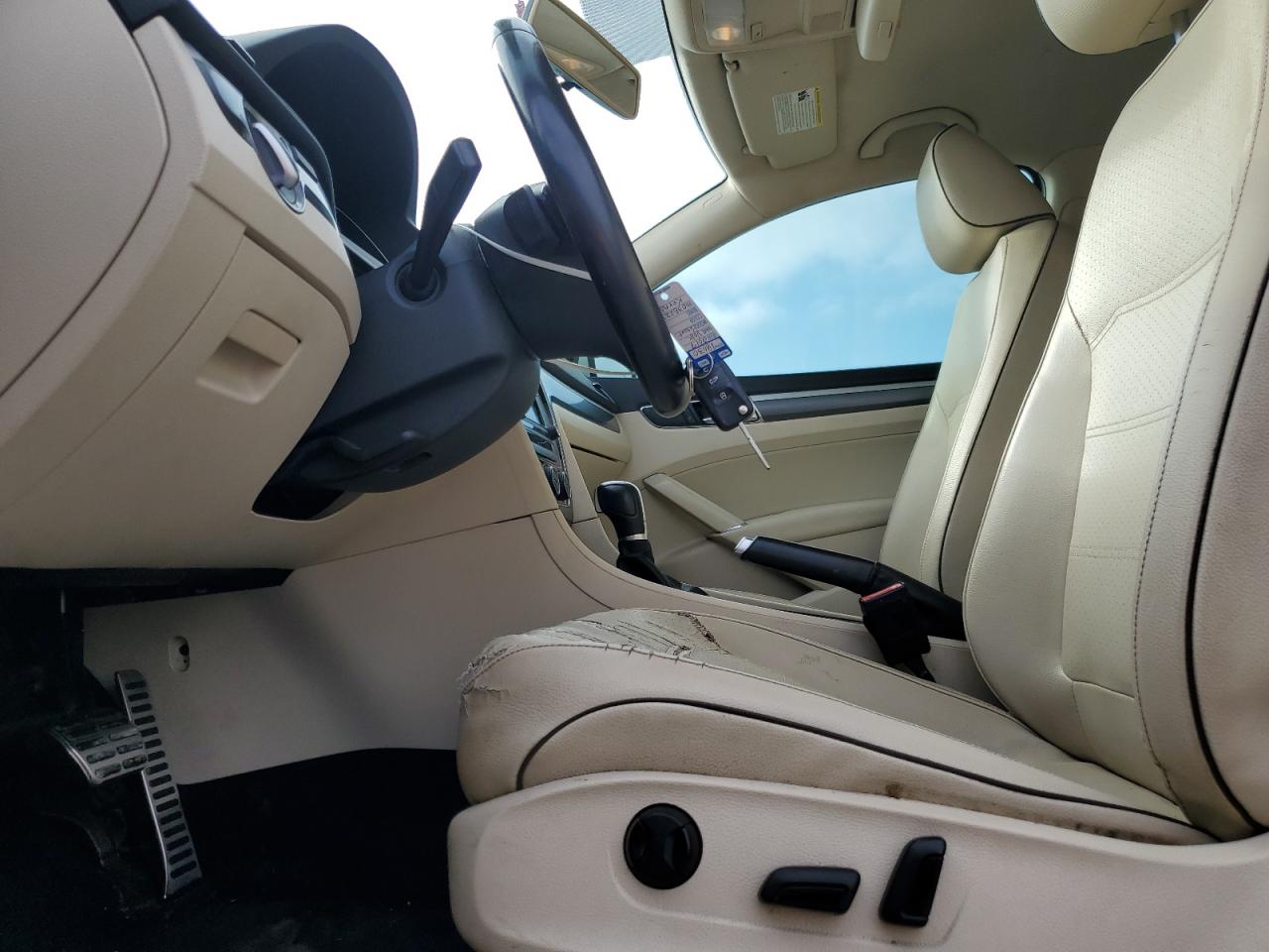 2017 Volkswagen Passat - Image 7