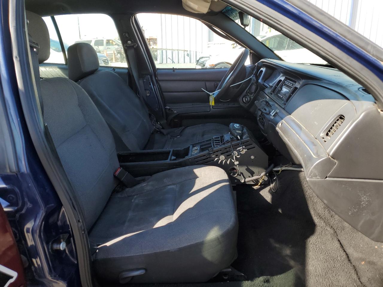 2008 Ford Crown Victoria - Image 7