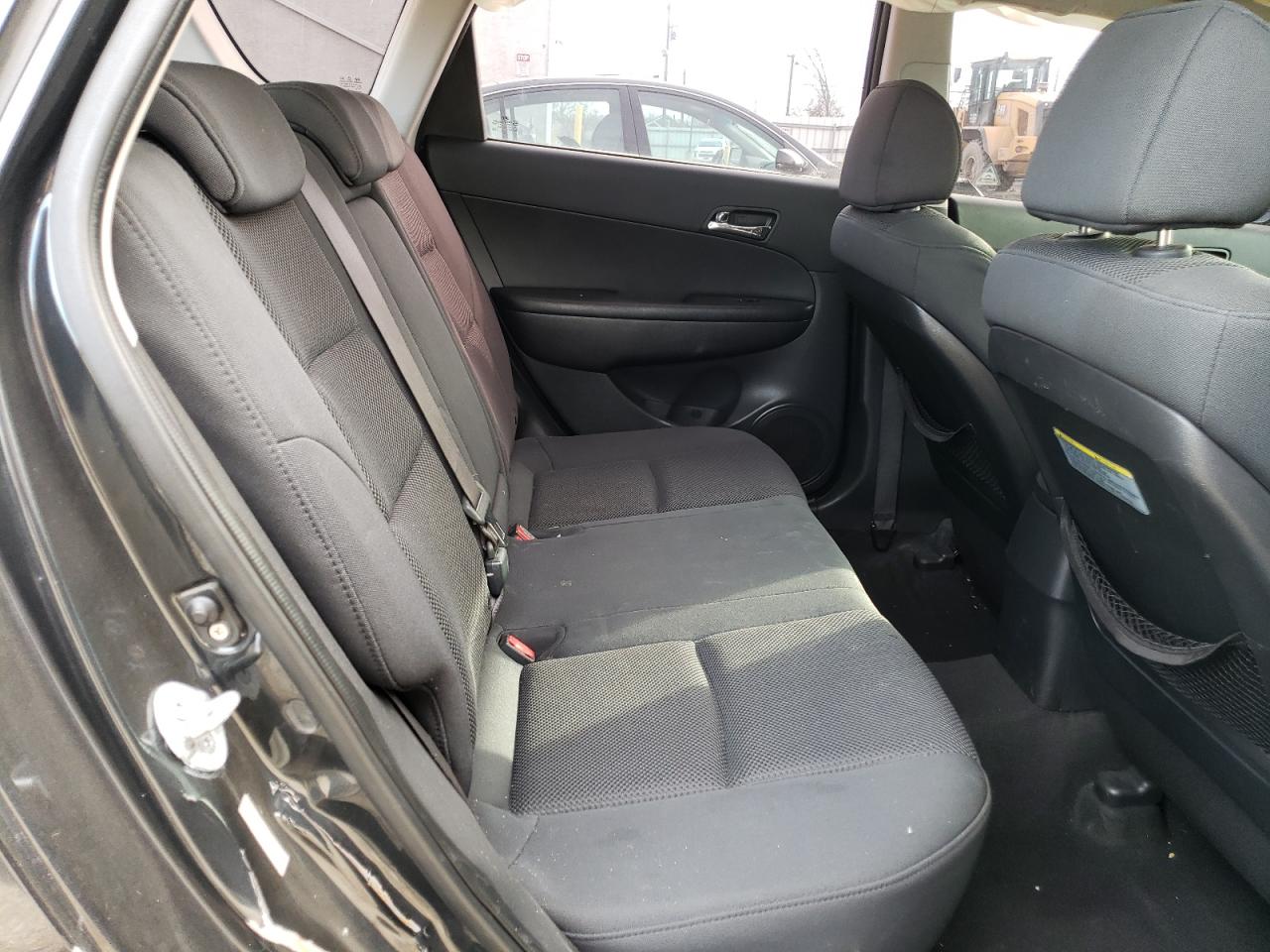 2010 Hyundai Elantra - Image 11
