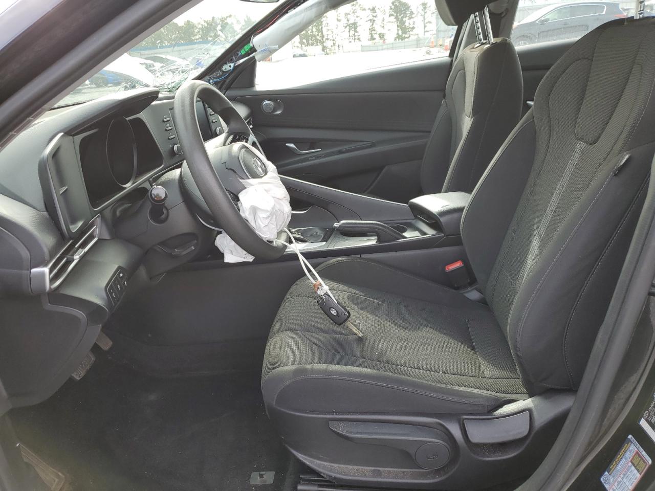 2022 Hyundai Elantra - Image 7