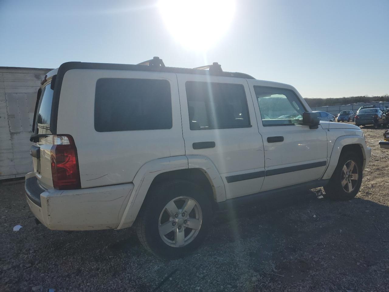 2006 Jeep Commander - Image 3