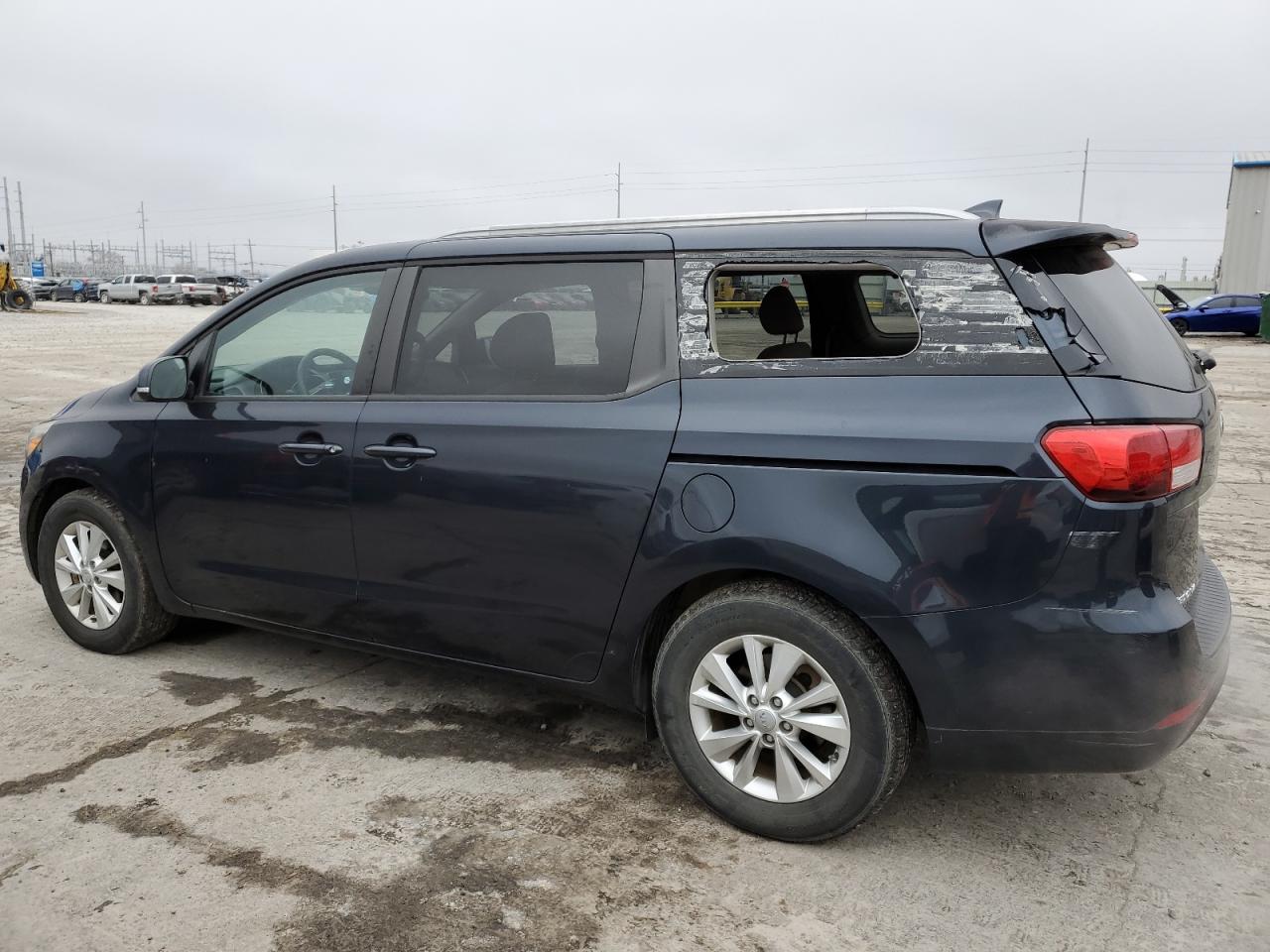 2015 Kia Sedona - Image 2