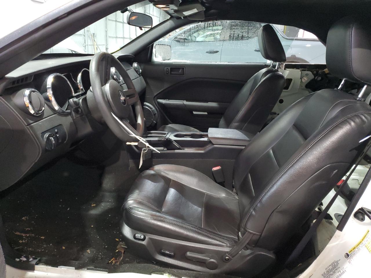 2005 Ford Mustang - Image 7