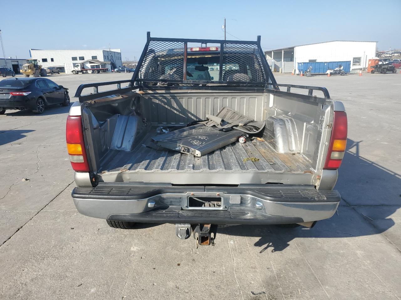 2001 Chevrolet Silverado - Image 6