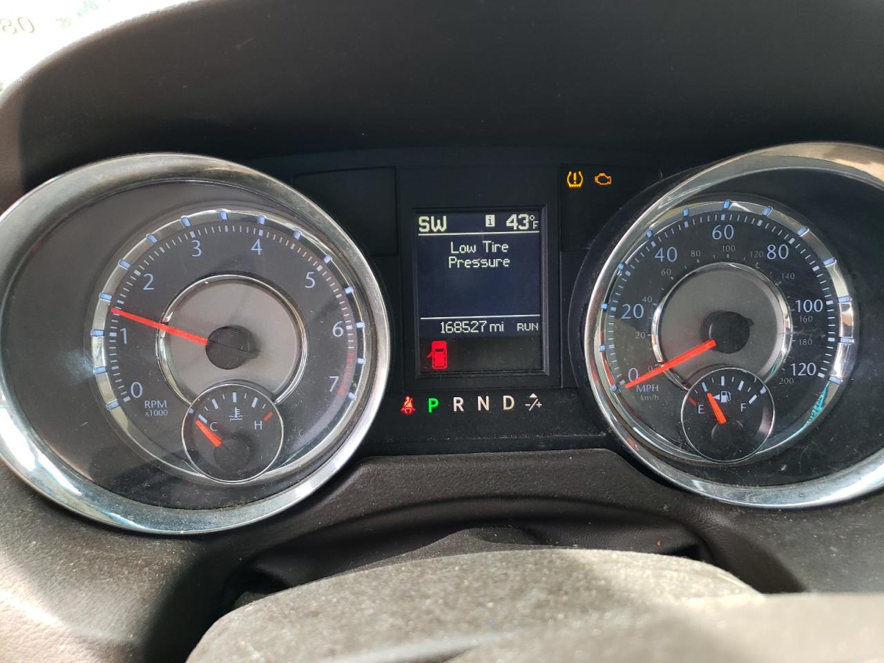 2012 Chrysler Town & Country - Image 9