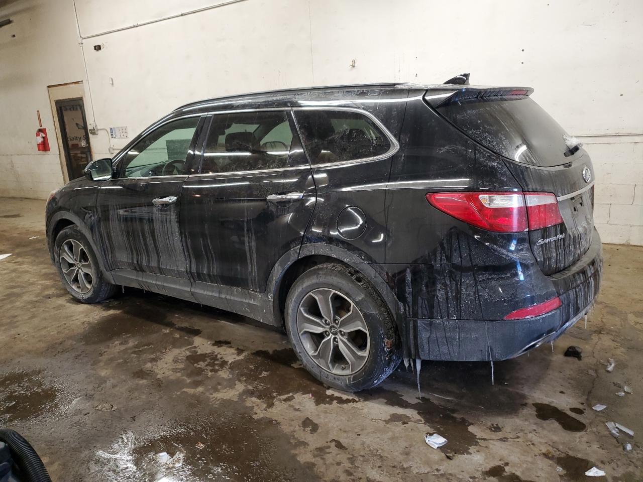 2016 Hyundai Santa Fe - Image 2
