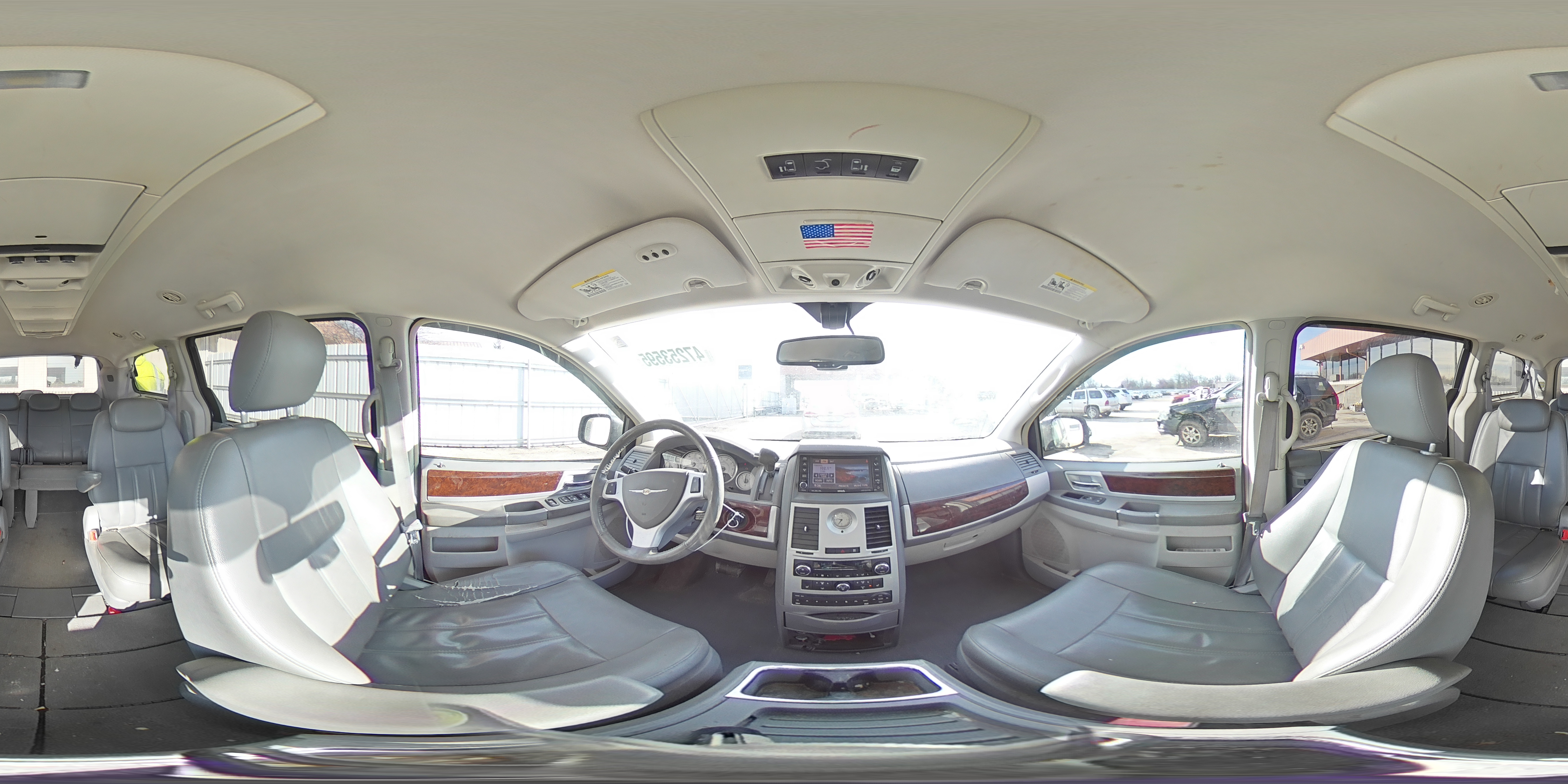 2010 Chrysler Town & Country - Image 13