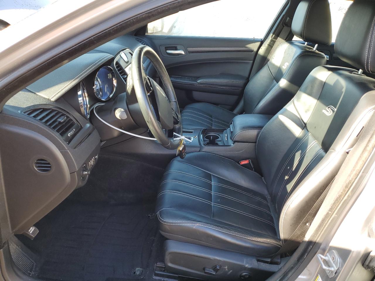 2013 Chrysler 300 - Image 7