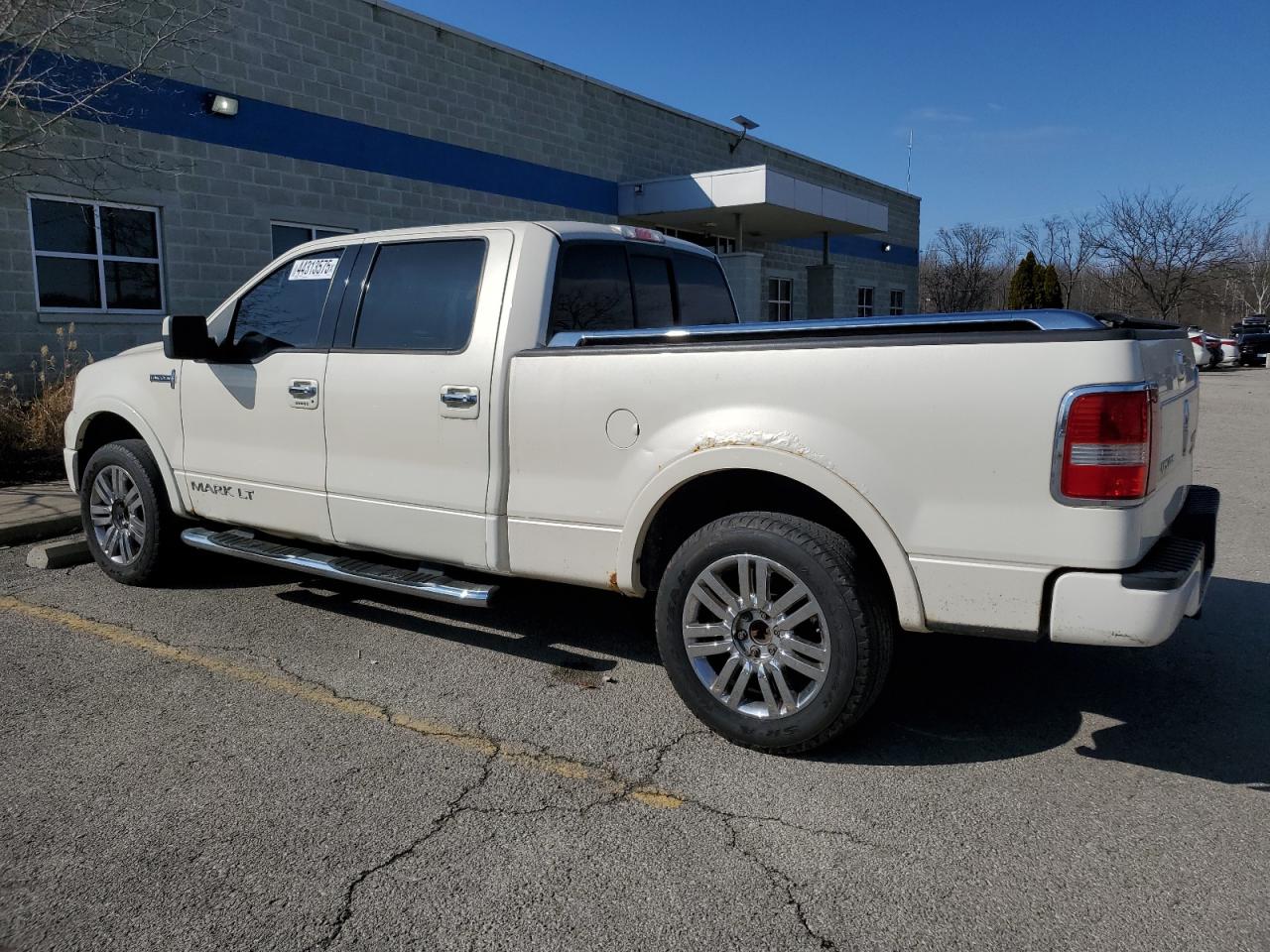 2007 Lincoln Mark LT - Image 2