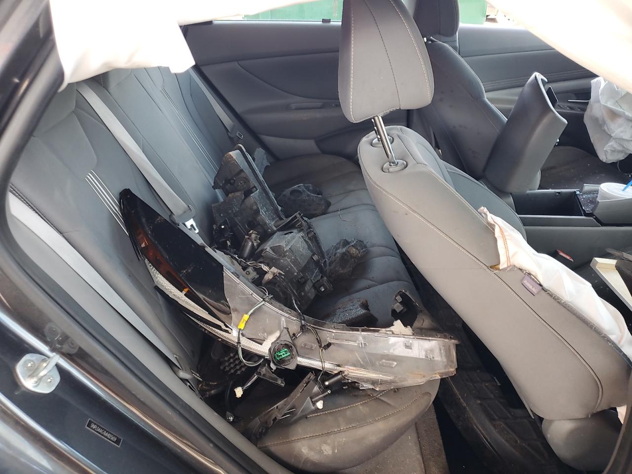 2021 Hyundai Elantra - Image 10