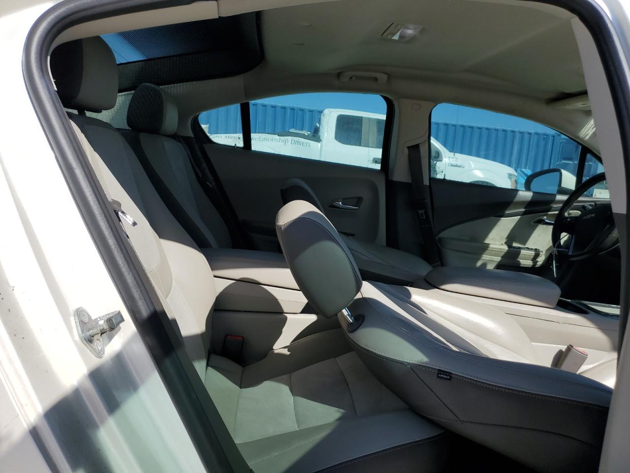 2014 Chevrolet Volt - Image 10