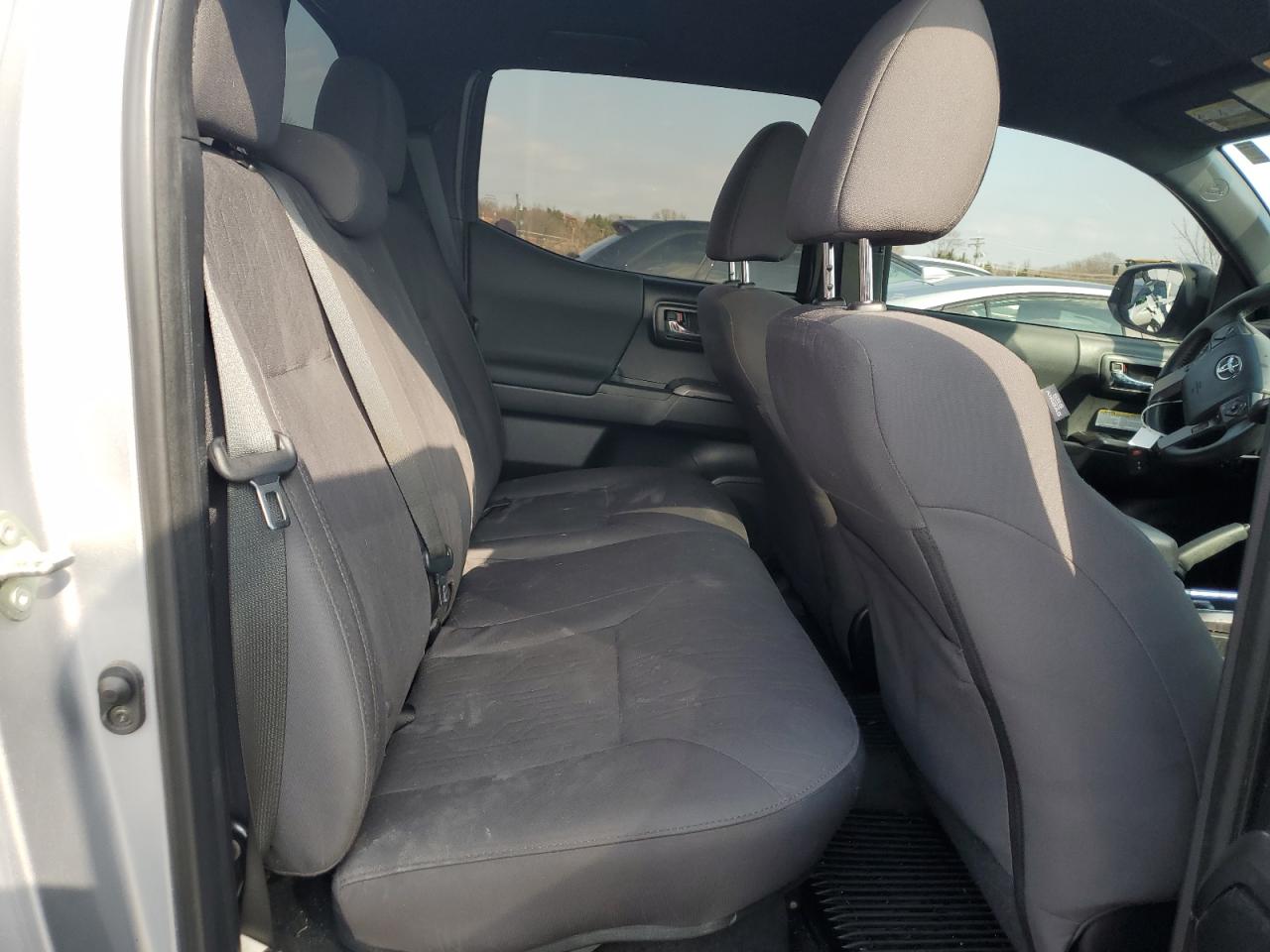 2019 Toyota Tacoma - Image 10