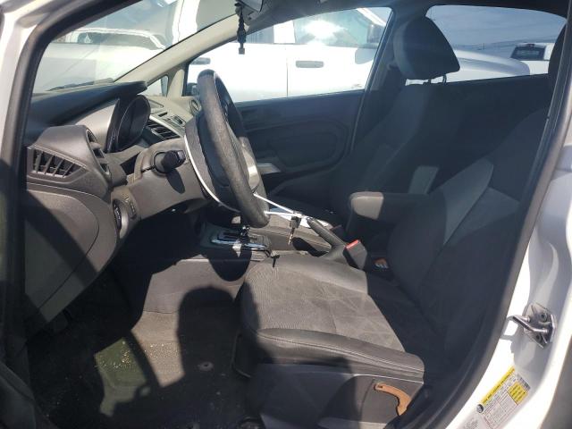 Sedans FORD FIESTA 2013 White