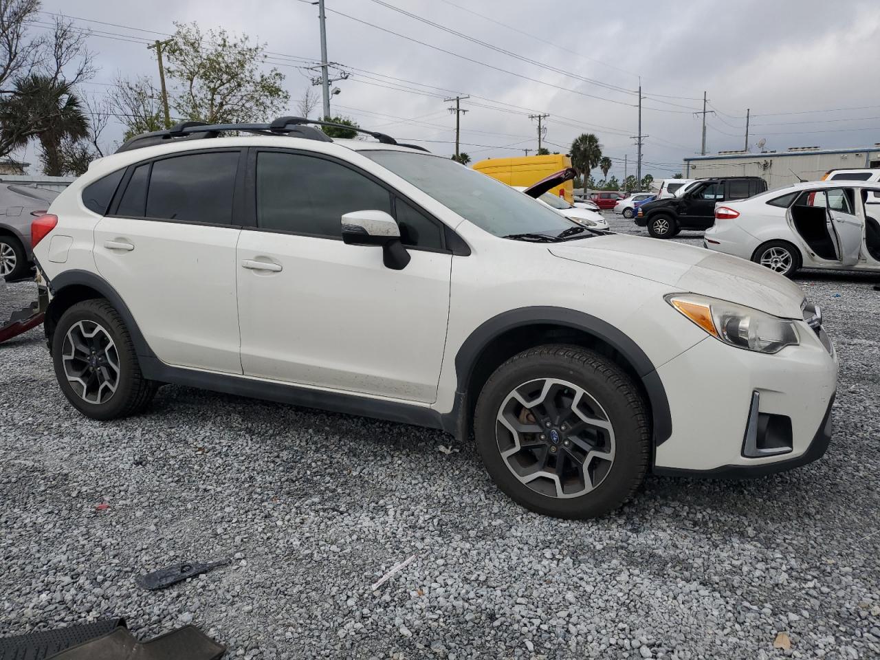 2016 Subaru XV - Image 4