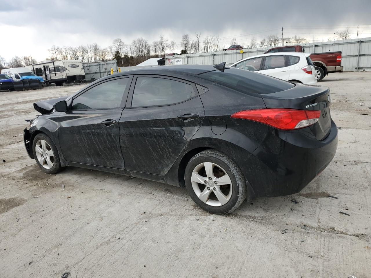 2013 Hyundai Elantra - Image 2