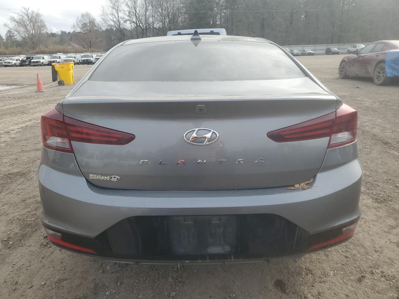 2019 Hyundai Elantra - Image 6