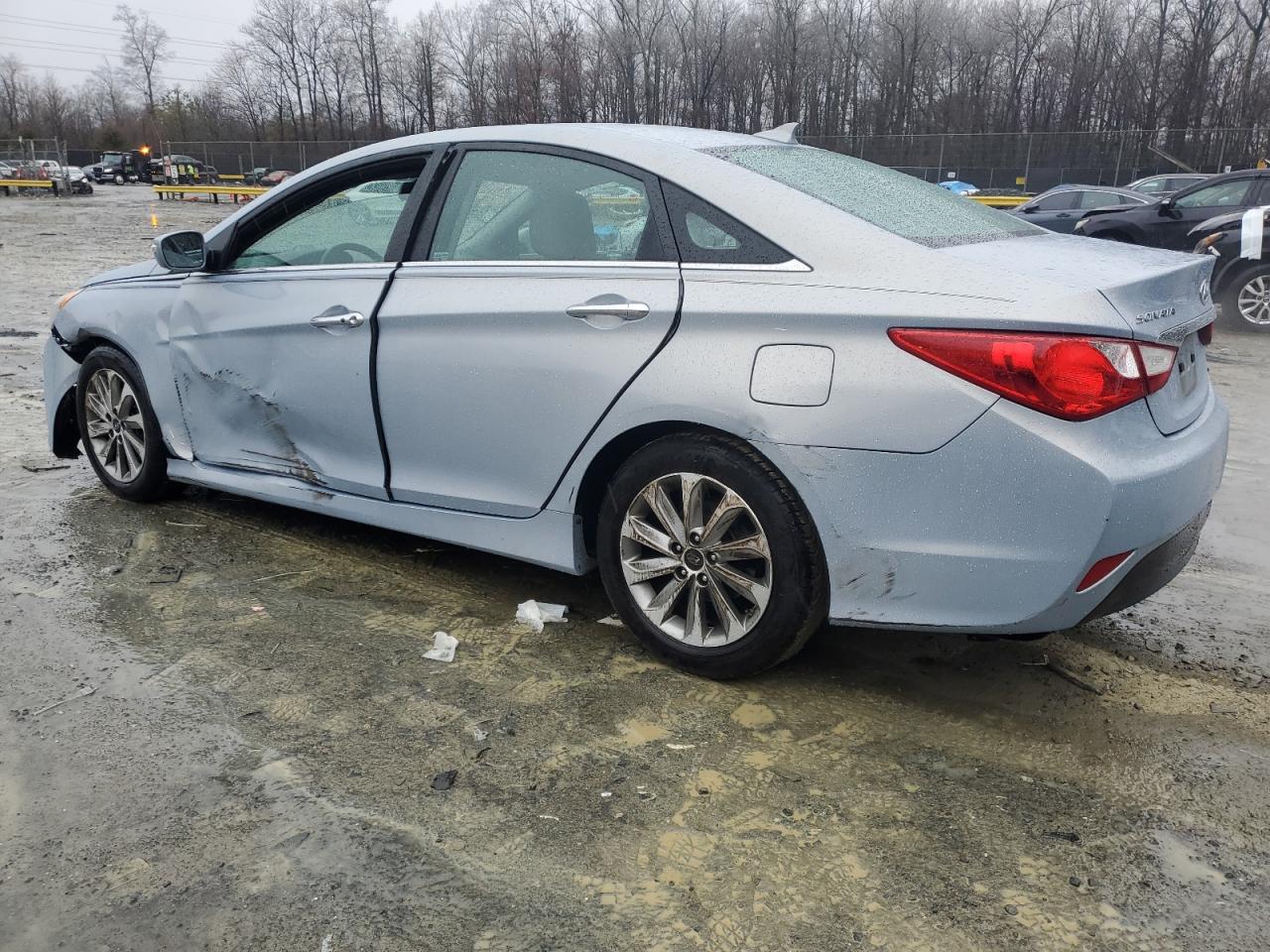 2014 Hyundai Sonata - Image 2