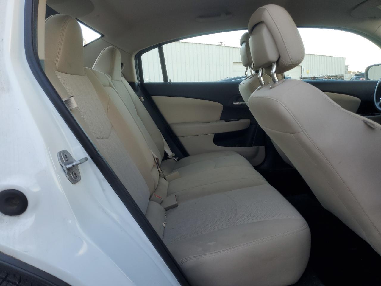 2012 Chrysler 200 - Image 10