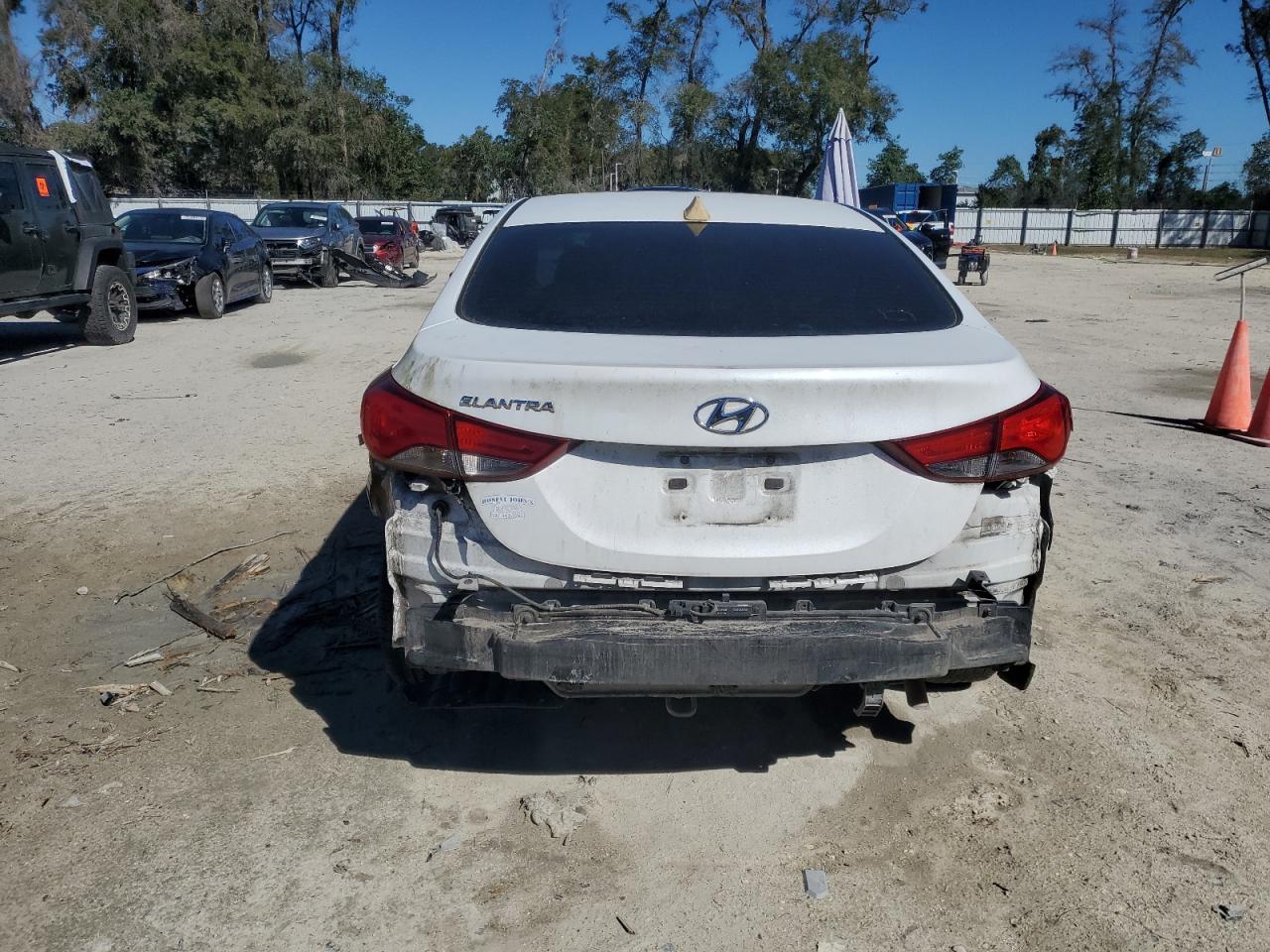 2016 Hyundai Elantra - Image 6