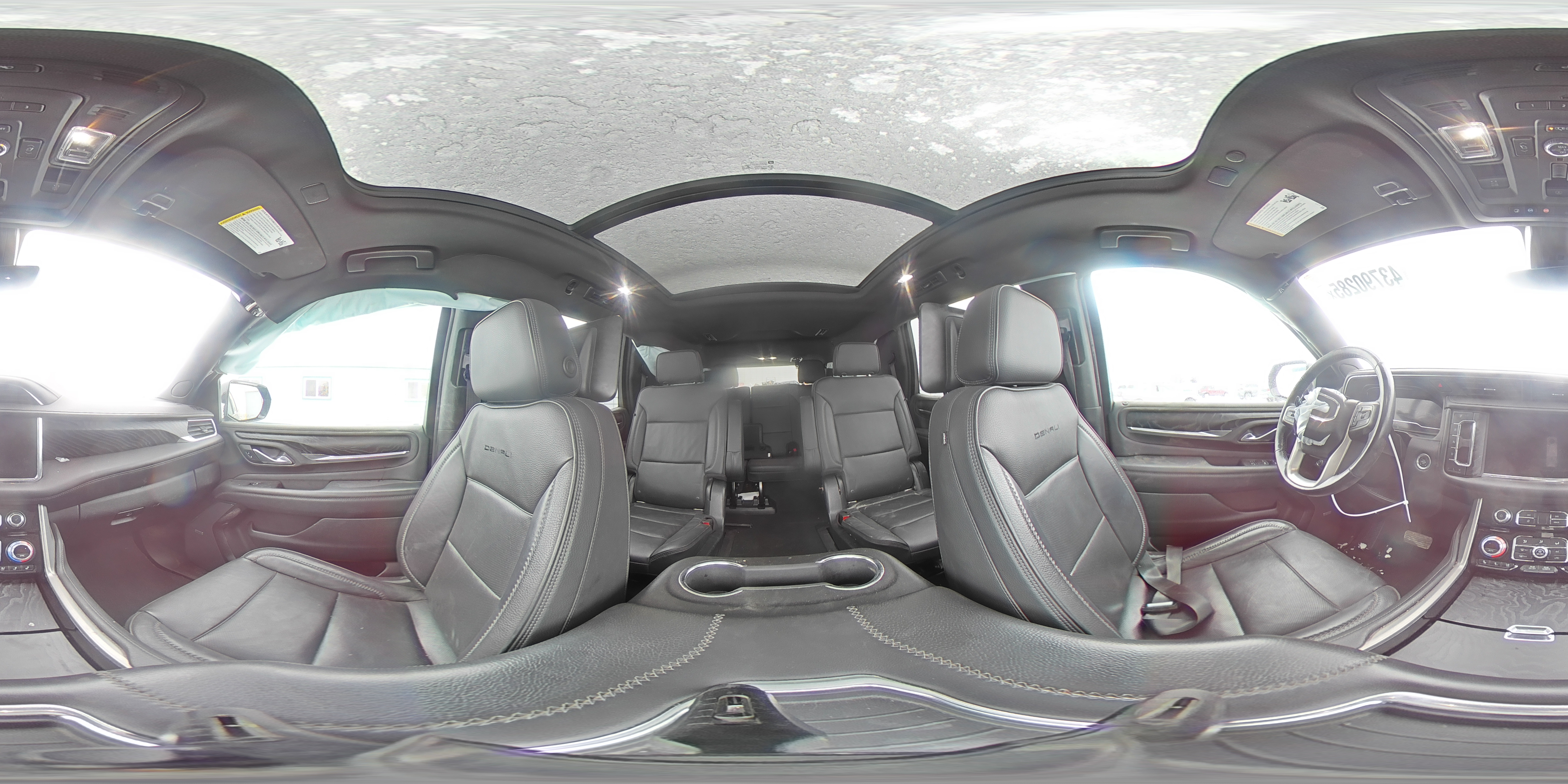 2022 GMC Yukon - Image 14