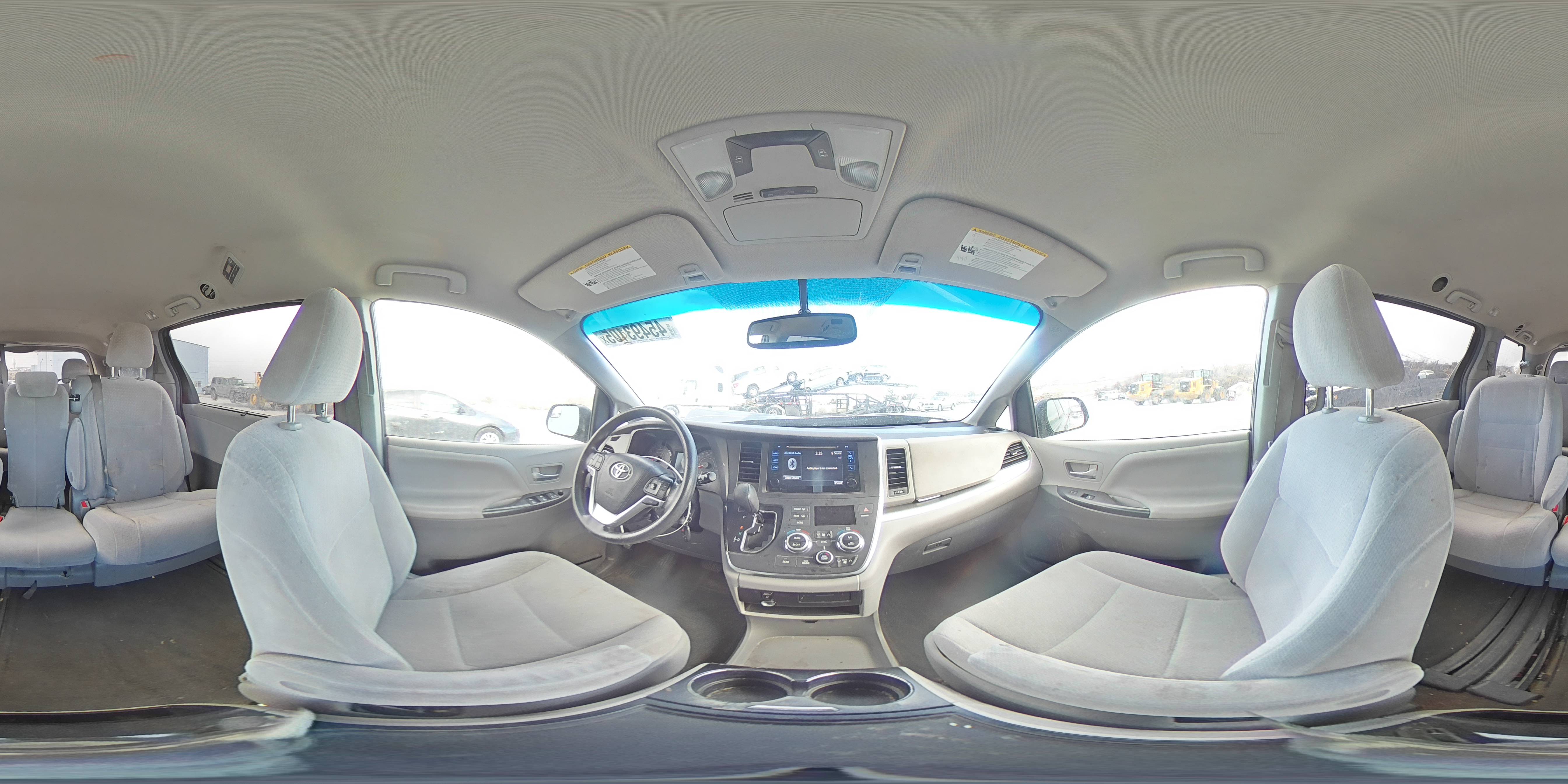 2015 Toyota Sienna - Image 13