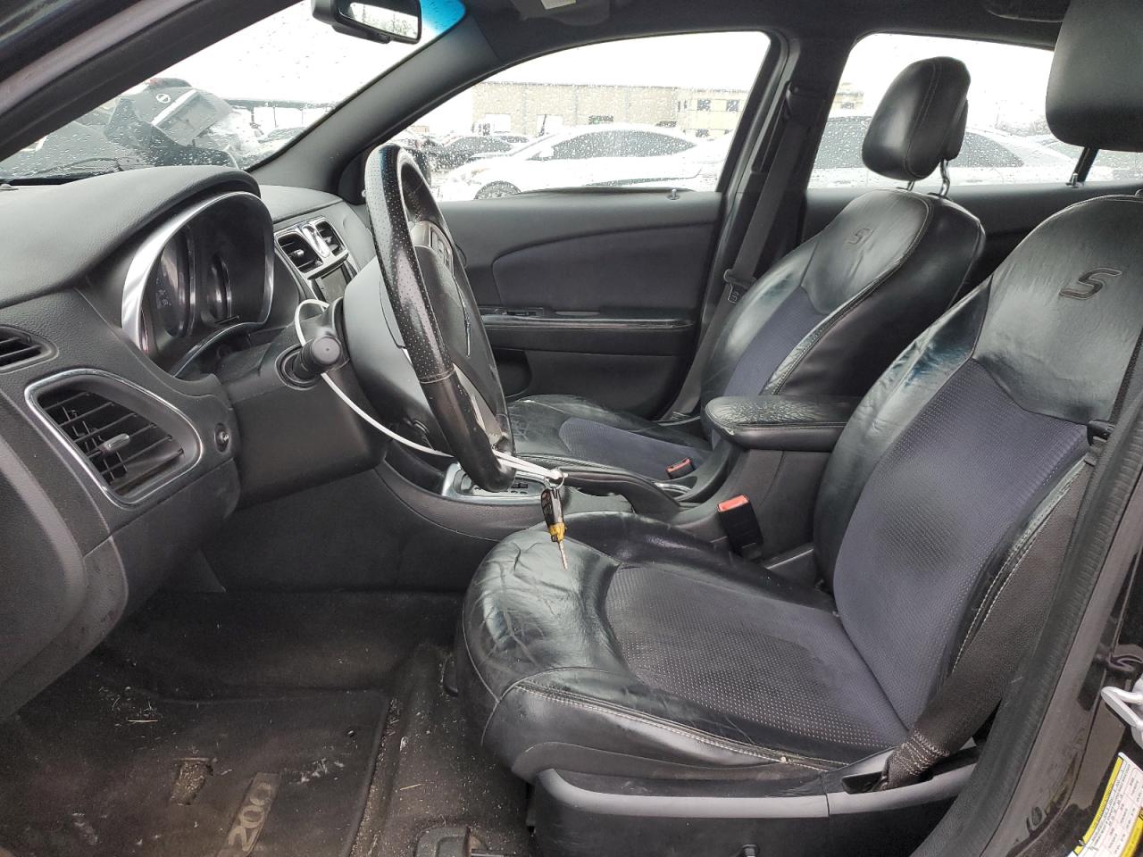 2012 Chrysler 200 - Image 7