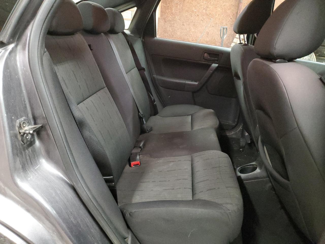 2010 Ford Focus - Image 10