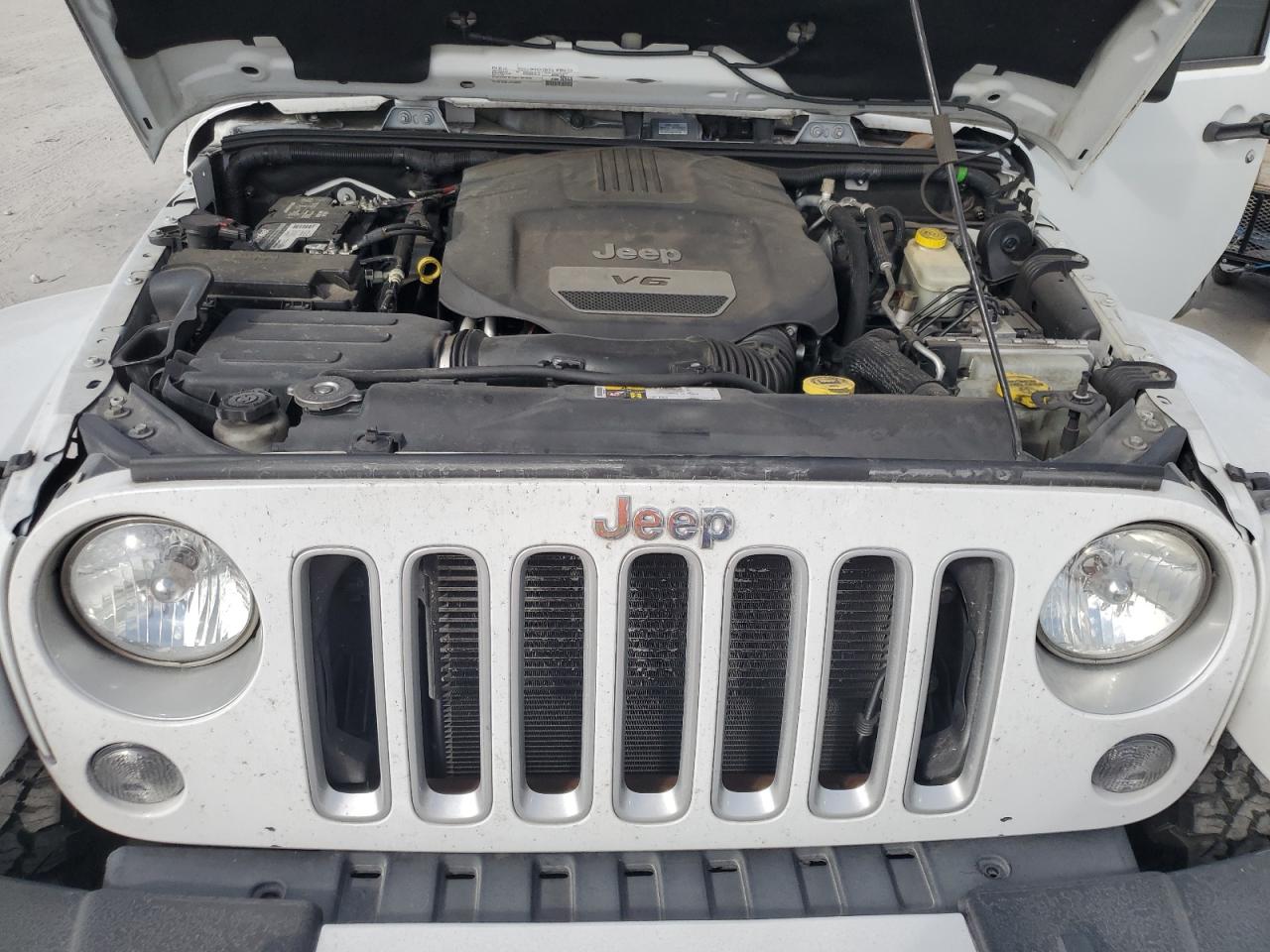 2016 Jeep Wrangler - Image 11