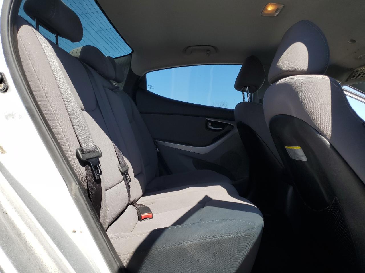 2014 Hyundai Elantra - Image 10