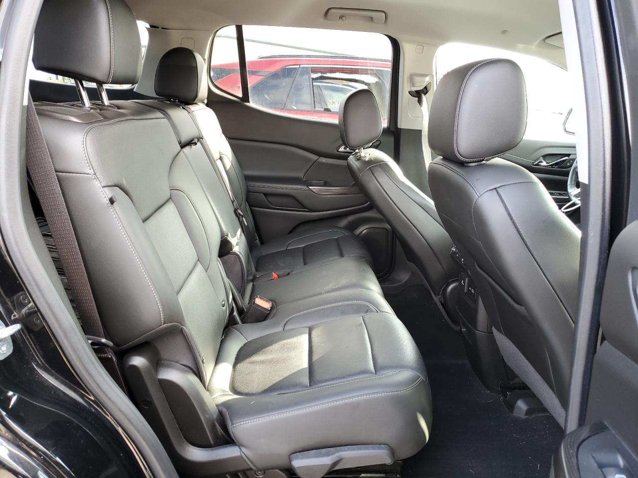 2021 GMC Acadia - Image 11