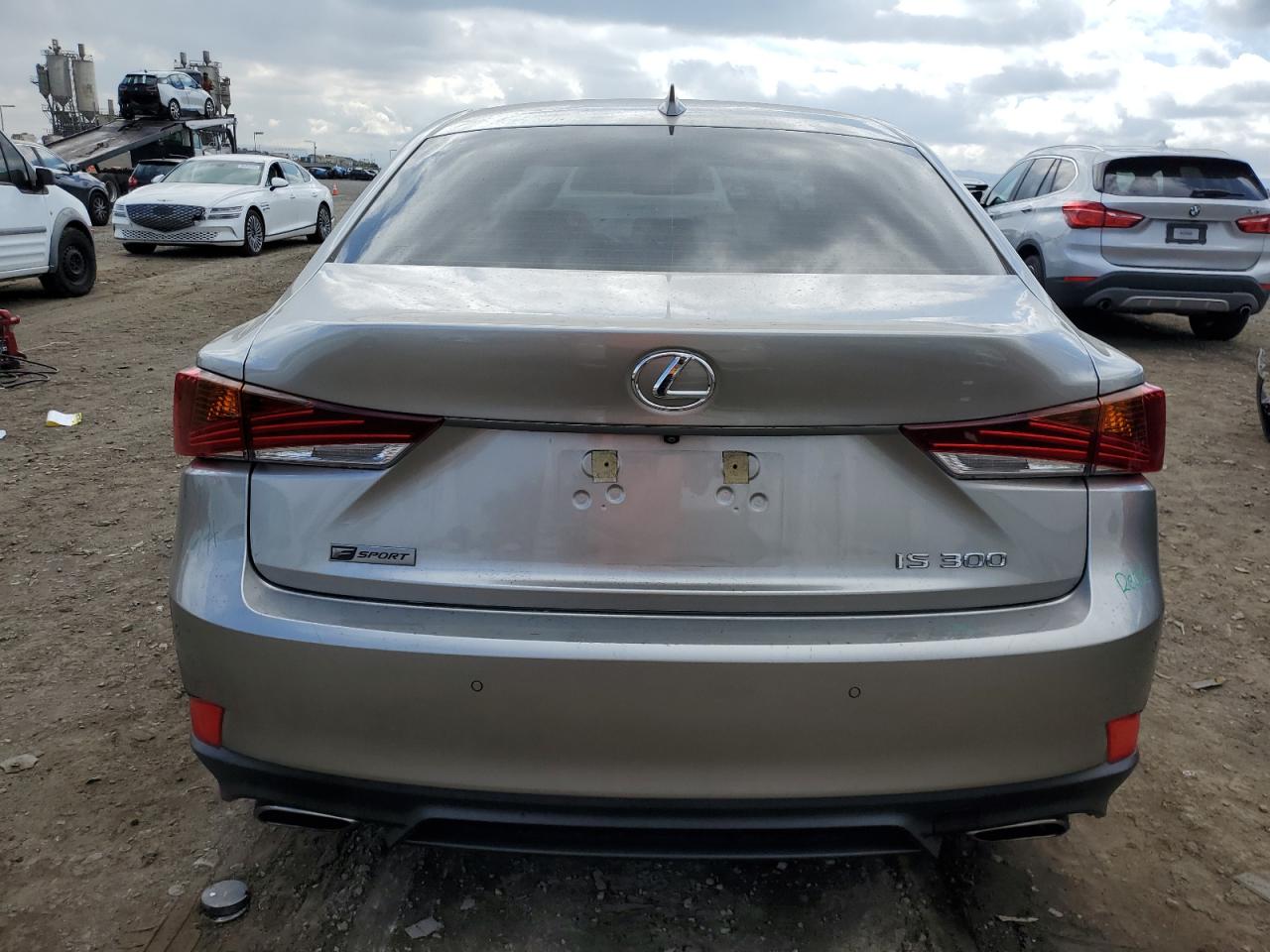2018 Lexus IS - Image 6
