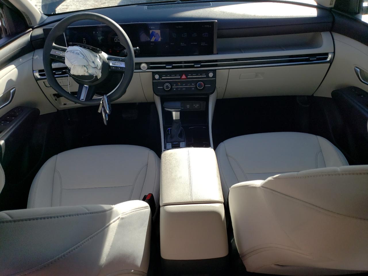 2025 Hyundai Tucson - Image 8