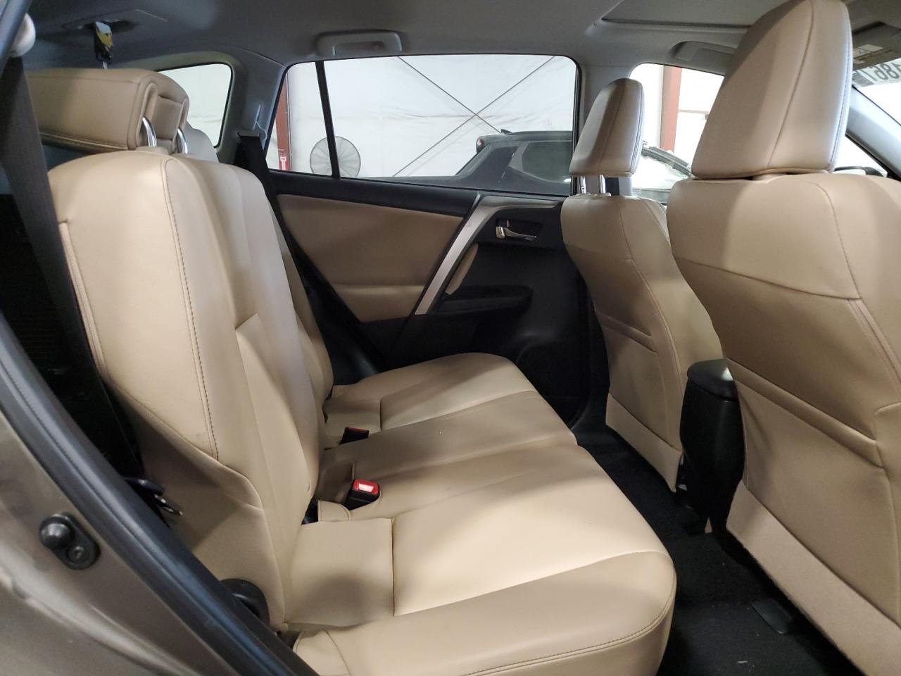 2015 Toyota RAV 4 - Image 11