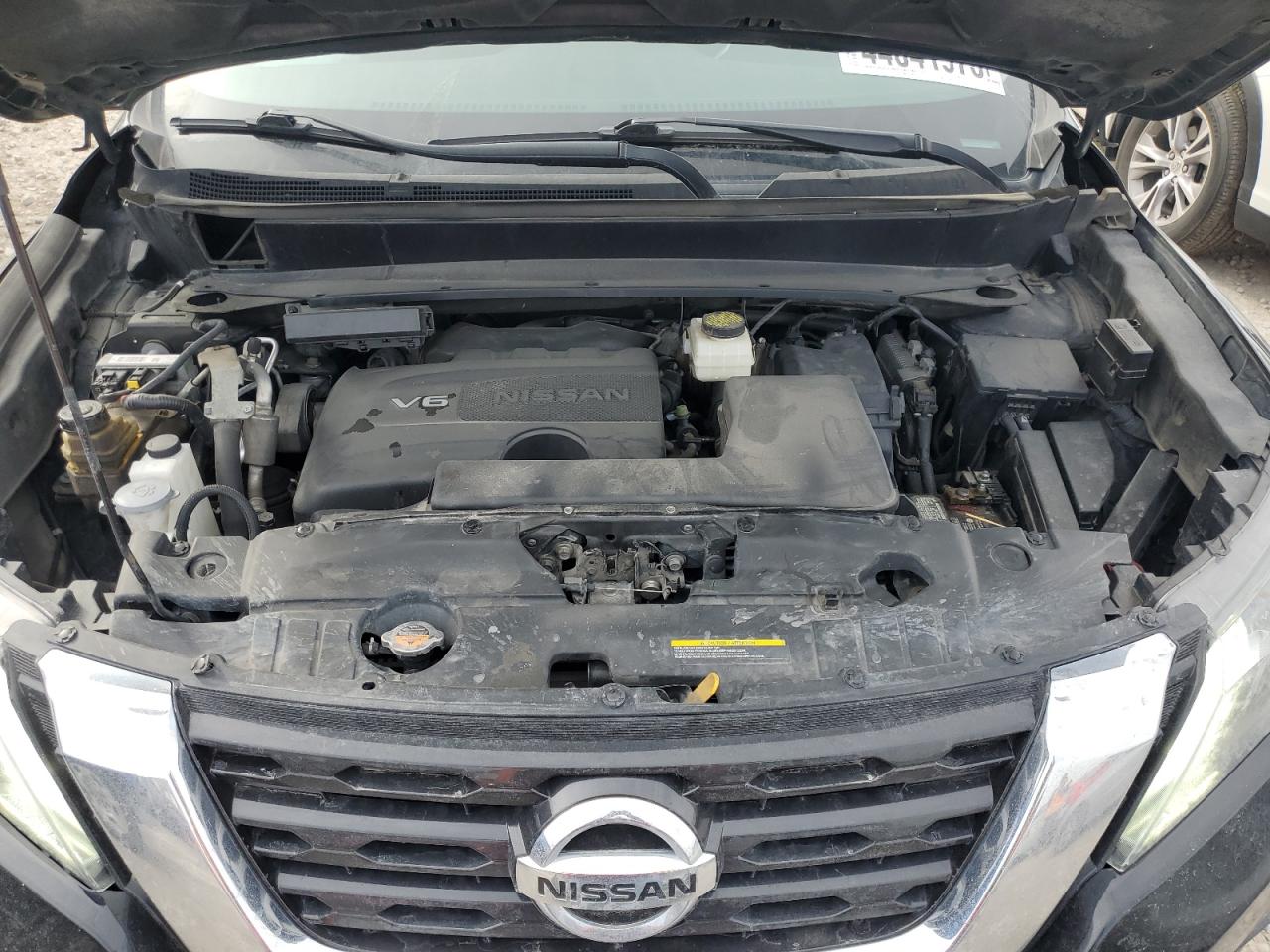 2017 Nissan Pathfinder - Image 13