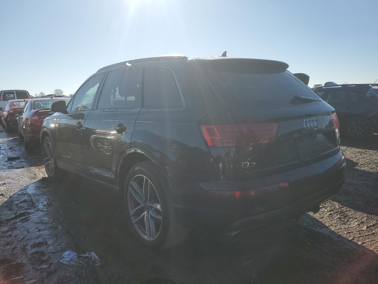 2017 Audi Q7 - Image 2