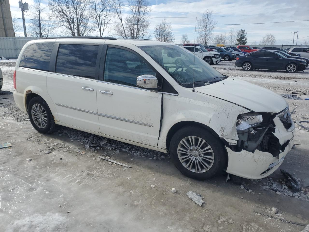 2013 Chrysler Town & Country - Image 4