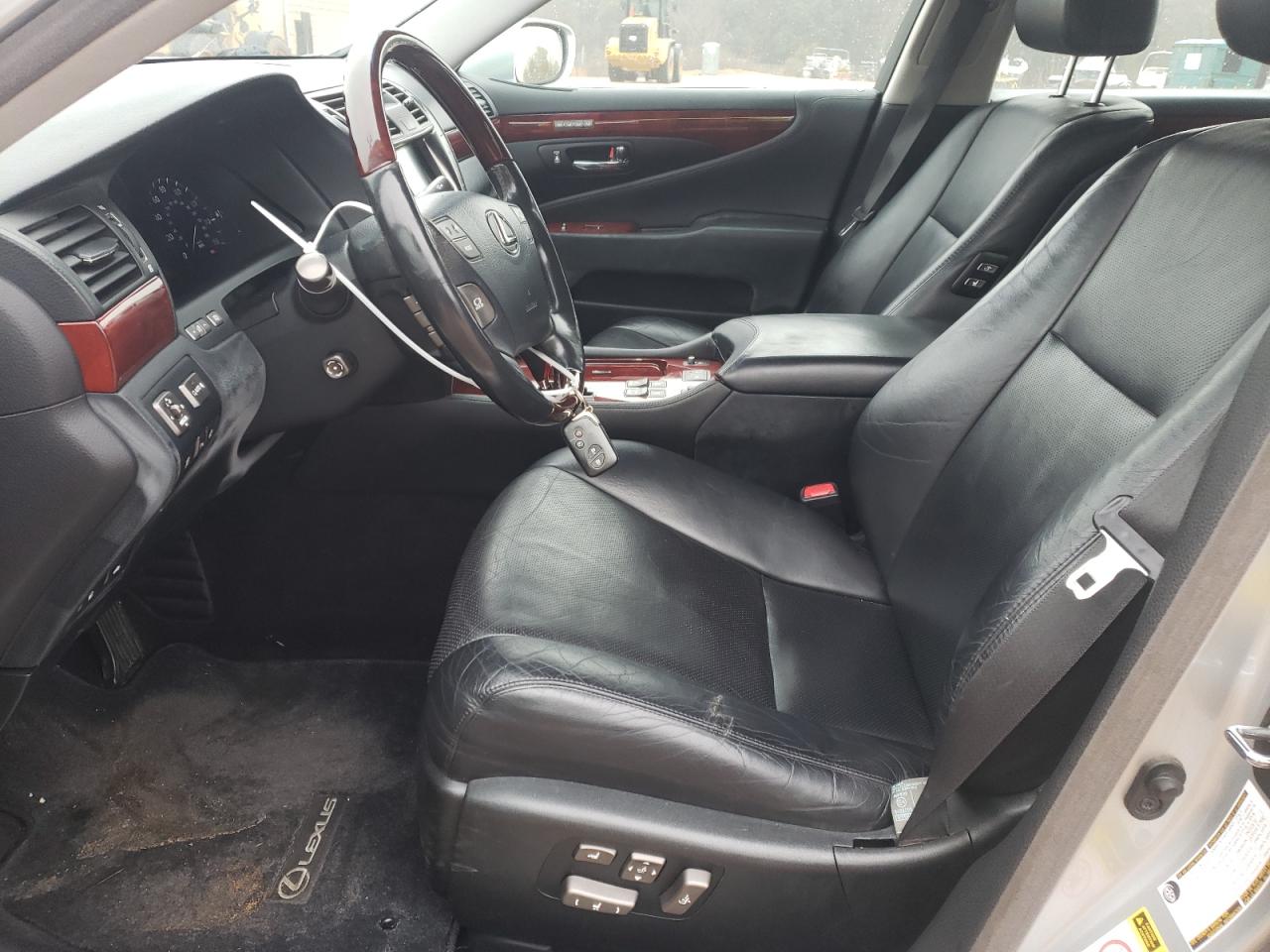 2009 Lexus LS - Image 7