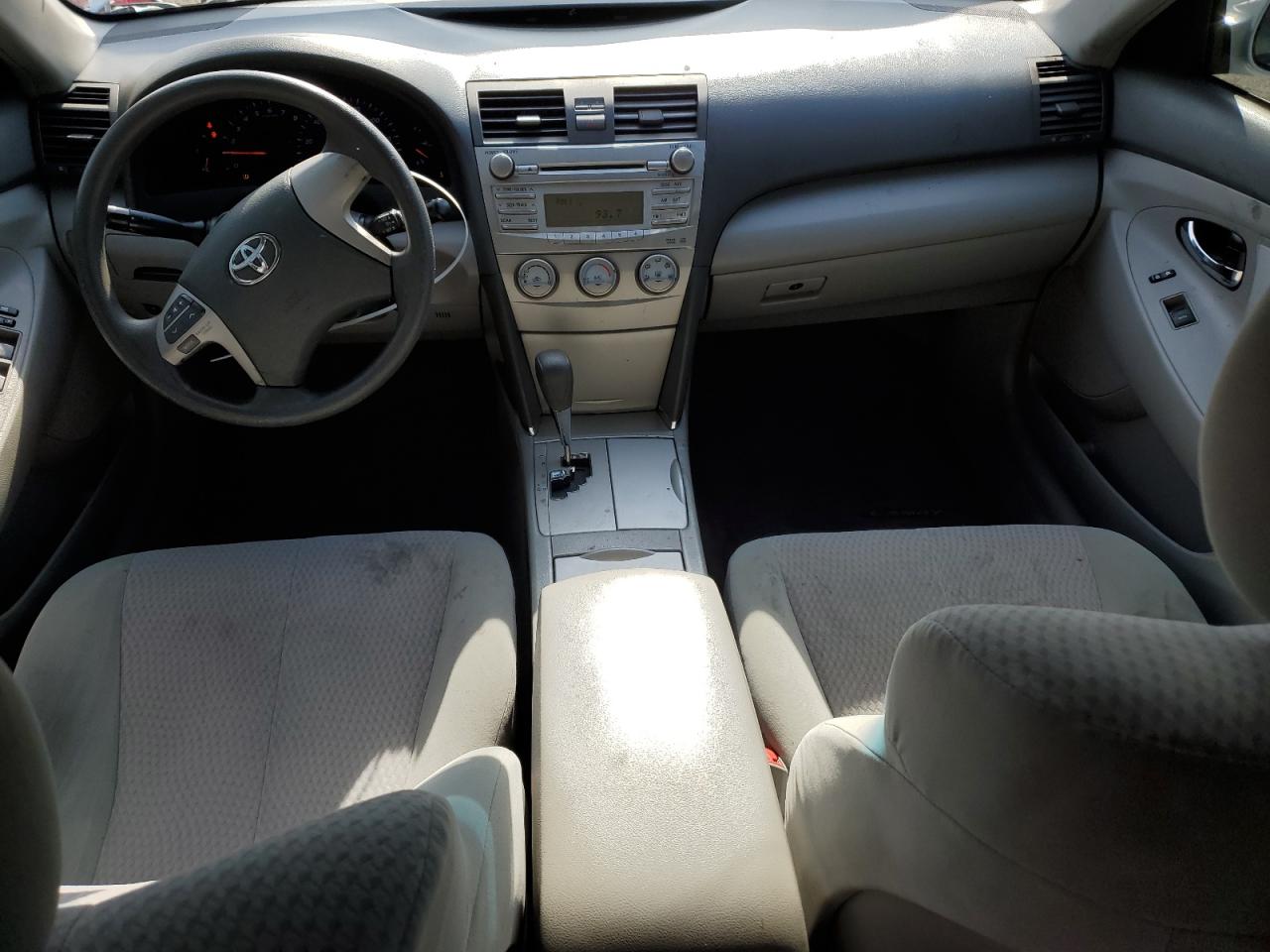 2011 Toyota Camry - Image 8
