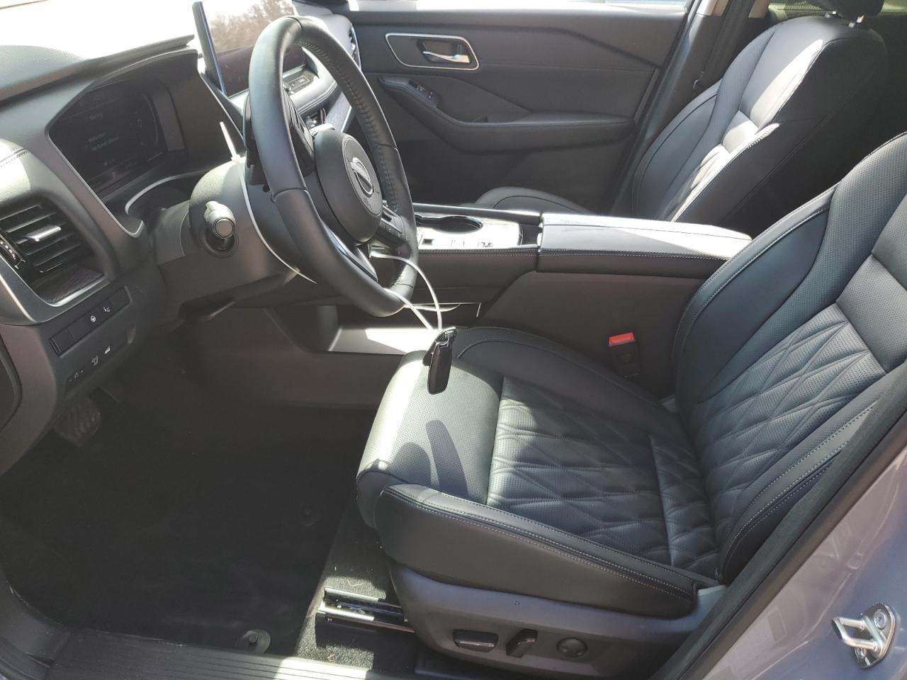 2024 Nissan Rogue - Image 7