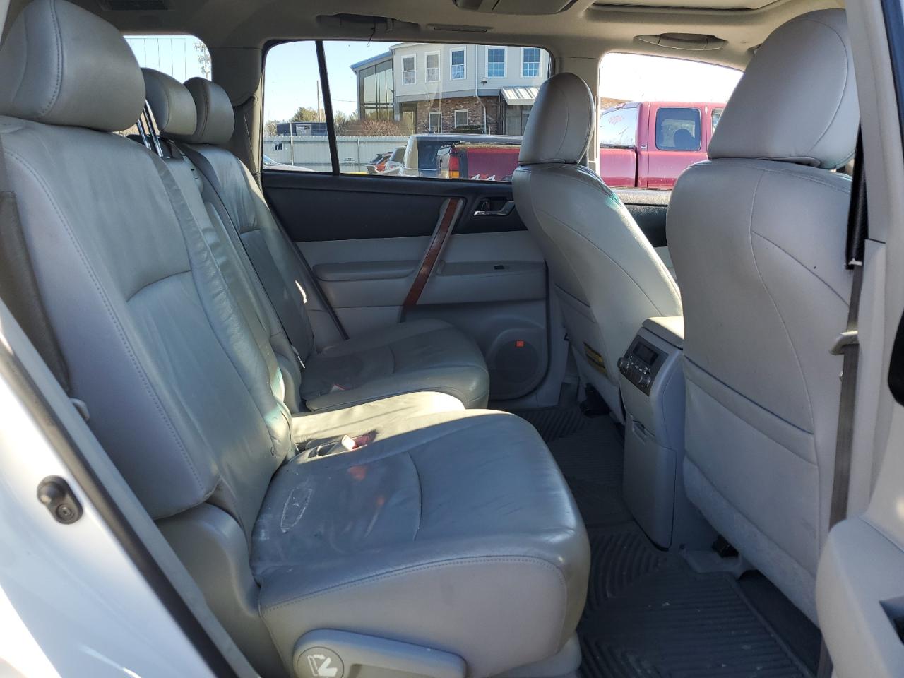 2009 Toyota Highlander - Image 11